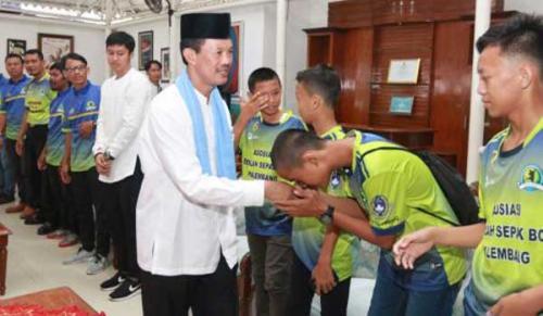 berprestasi-walikota-bantu-ilham-rp-20-juta