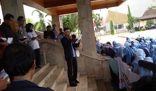 status-akl-tak-jelas-mahasiswa-minta-gabung-ke-unsri
