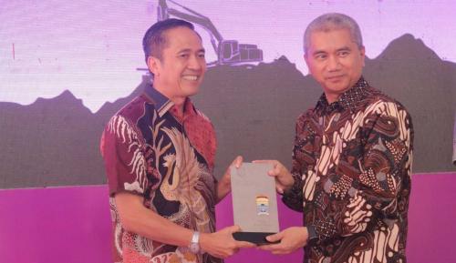 raih-sertifikat-engineering-a-legacy-ratu-dewa-apresiasi-fakultas-teknik-unsri