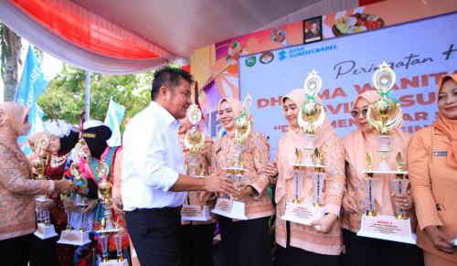 hadiri-hut-ke26-dwp-sumsel-hd-tekankan-peran-strategis-perempuan-dalam-keluarga