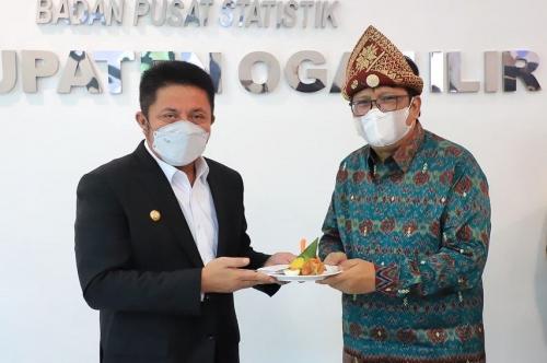 kepala-bps-pusat-pujiÂ herman-deru-yang-turut-sukseskan-program-bps-desa-cantik
