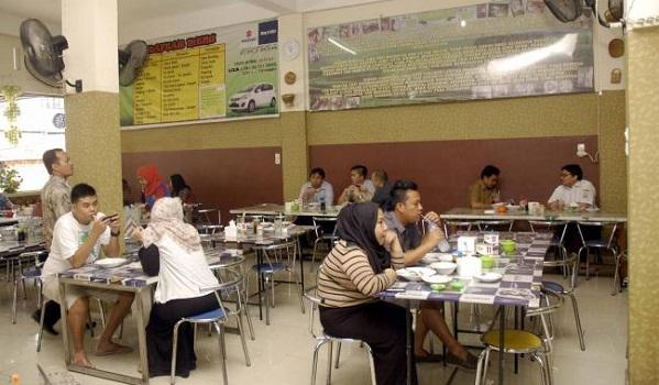 soto-spesial-ala-abah-opan-kelezatan-soto-dari-belakang-ip