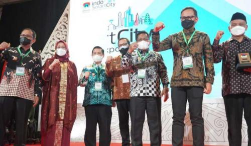produk-kain-tenun-limar-sumsel-jadi-magnet-diajang-indo-smart-city-forum-and-expo-2021