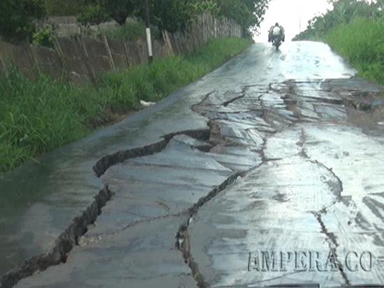 jalan-hbr-motik-amblas