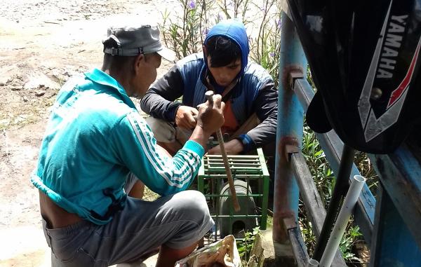 dibantu-polisi-pdam-tirta-musi-putus-24-sambungan-pelanggan
