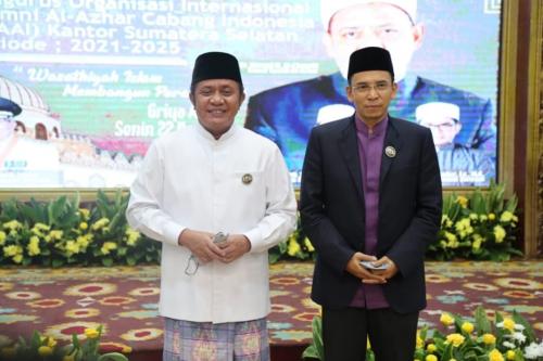 herman-deru-didaulat-jadi-ketua-dewan-kehormatan-oiaai-kantor-sumsel-