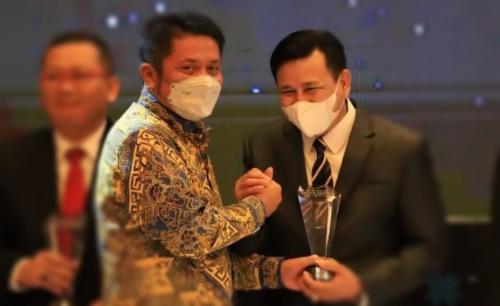 zainal-abidin-raih-penghargaan-lintas-politika-award-2022