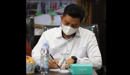 reses-di-dapil-vi-fahrie-terima-keluhan-infrastrukturpenambahan-dosis-vaksin