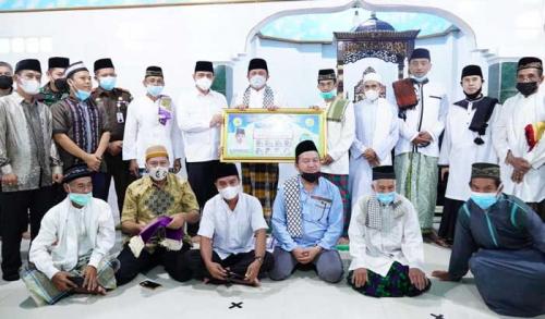 herman-deru-segera-bikin-mulus-jalan-penghubung--oi-dengan-oku-