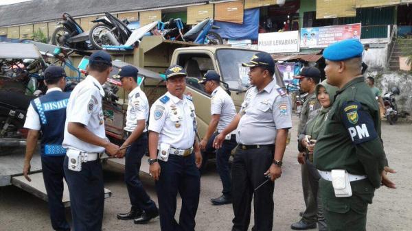 dishub-palembang-tertibkan-bentor-dan-jukir-liar