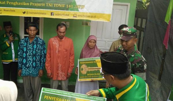 yonif-141ayjp-salurkan-zakat-prajurit-melalui-program-bedah-rumah