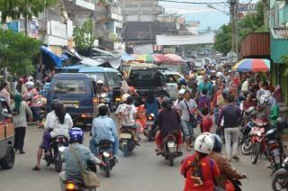 pol-pp-sita-petasan-pedagang-yang-bandel