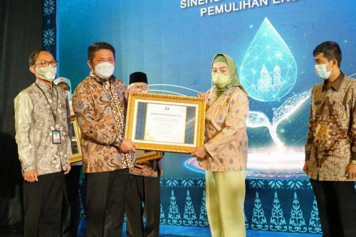 herman-deru--pertumbuhan-ekonomi-selaras-dengan-kesejahteraan-masyarakat