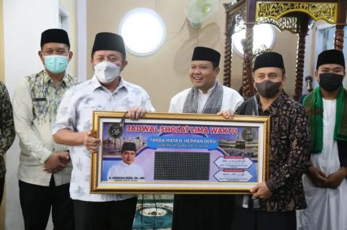 herman-deru-ingatkan-masyarakat-tidak-panik-soal-kenaikan-harga-bahan-pokok-jelang-ramadhan