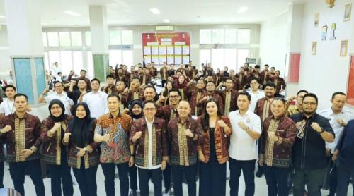 wali-kota-ratu-dewa-resmikan-sekretariat-baru-hipmi-palembang-optimis-ekonomi-tumbuh