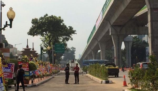 mabes-polri-banjir-karangan-bunga-ada-apa-ya