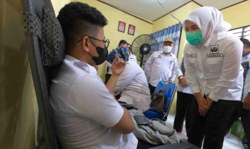 fitri--palembang-butuh-7000-kantong-darah-perbulan