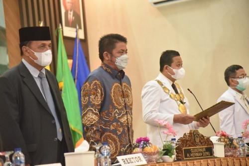 herman-deru-harapkan-lulusan-kedokteran-unsri-siap-mengabdikan-diri-hingga-ke-pelosok-desa