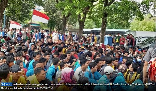 cuitan-sby-terbukti-demonstran-yang-geruduk-rumah-sby-adalah-peserta-jambore-mahasiswa-di-cibubur