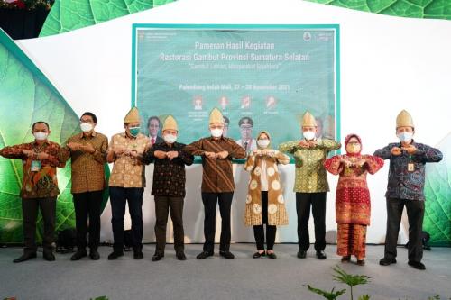 wagub-mawardi-buka-pameran-hasil-kegiatan-restorasi-gambut-pertama-di-indonesia