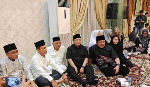 gubernur-hingga-dirut-bank-mandiri-datangi-rumah-duka-sampaikan-belasungkawa-wafatnya-haji-halim