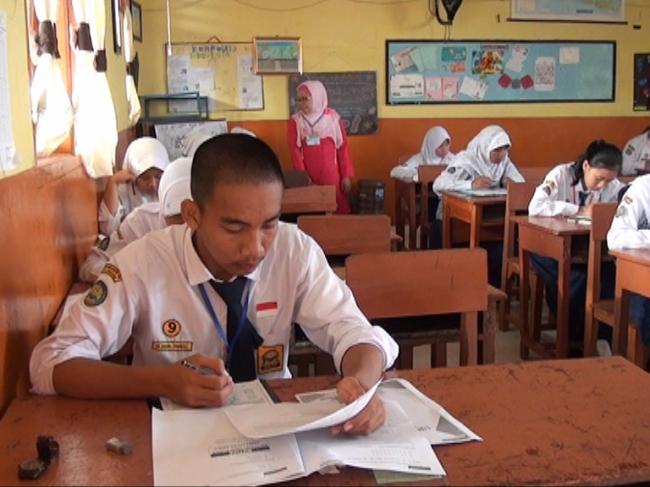 isu-bocoran-kunci-jawaban-tak-mengganggu-pelaksanaan-un-tingkat-smp-di-palembang