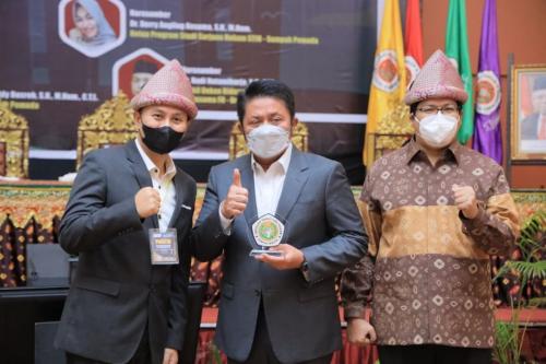 herman-deru-ajak-kalangan-praktisi-hukum-edukasi-keluarga-sadar-hukum