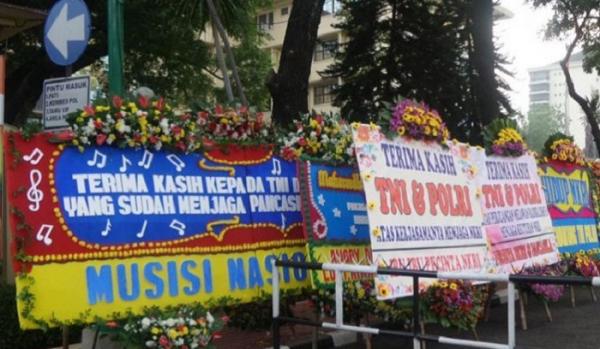 banjir-karangan-bunga-mui-jangan-mau-dibodohi-pakai-bunga