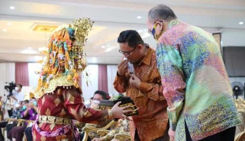 herman-deru-dokter-harus-siap-layani-masyarakat-hingga-pelosok-desa