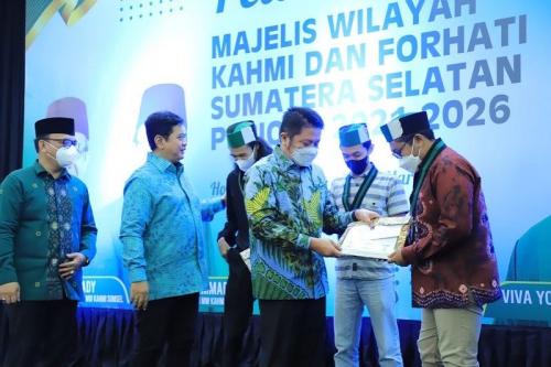 herman-deru--kahmi-sumsel-diisi-para-intelektual-yang-punya-komitmen-tinggi-untuk-memajukan-daerah