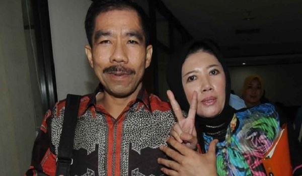 inkracht-kpk-eksekusi-romi-herton-dan-istri