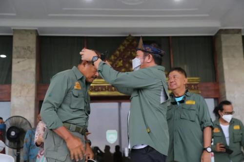 herman-deru-titip-pesan-ke-pecinta-land-rover-promosikan-wisata-danau-ranau-dan-pagaralam-