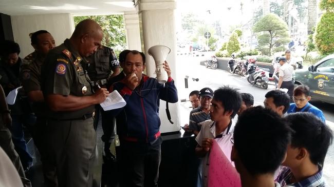 kekerasan-terhadap-pers-masih-terjadi-preman-dinas-tata-kota-hajar-wartawan-