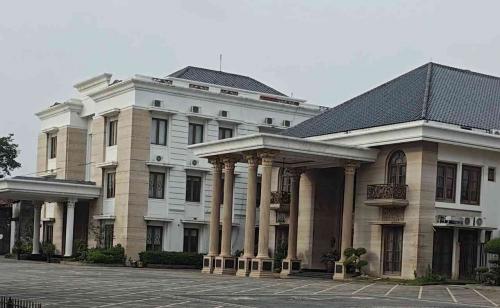 keluarga-fokus-dampingi-haji-halim-di-rs-siti-fatimah-suasana-kediaman-sepi