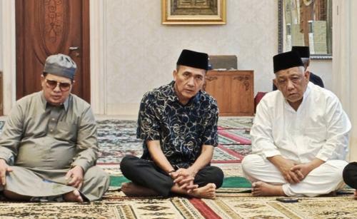 melayat-ke-rumah-duka-haji-halim-ratu-dewa-kita-kehilangan-sosok-peduli-dan-dermawan