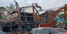 dijadikan-lahan-parkir-gedung-cineplex-dibongkar