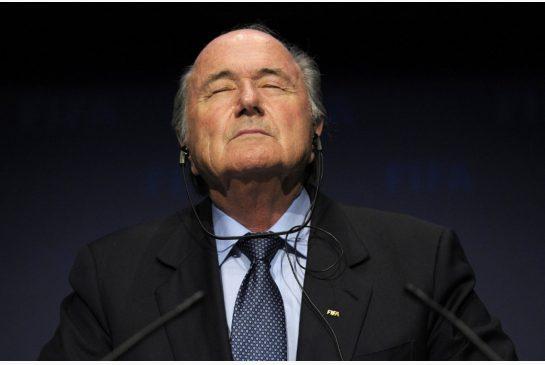 5-hari-jadi-presiden-sepp-blatter-mengundurkan-diri
