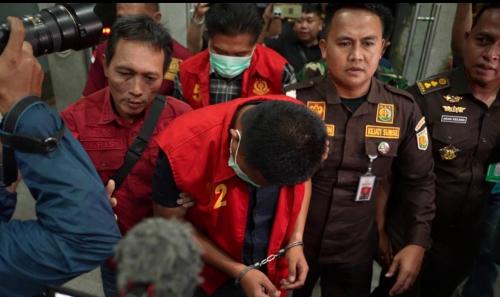 oknum-anggota-dprd-muara-enim-dan-anaknya-terjaring-ott-kejati-sumsel
