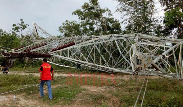 tower-sutet-pln-di-tungkal-jaya-roboh