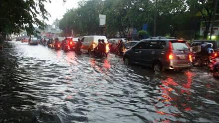 antisipasi-banjir-wawako-ajak-masyarakat-jaga-kebersihan