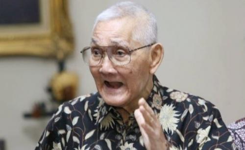wapres-tri-sutrisno-wafat-usia-90-tahun-dimakamkan-di-tmp-kalibata-