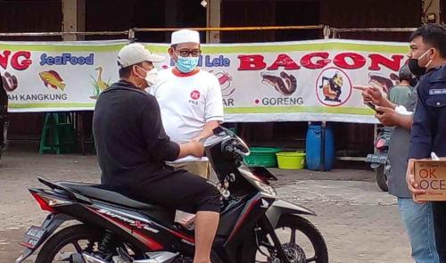 dpc-pks-kalidoni-bagikan-takjil-gratis