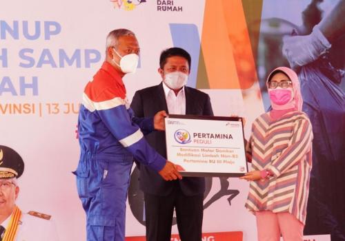 herman-derumilenial-berbaur-lakukan-aksi-selamatkan-bumi-peringati-world-cleanup-day