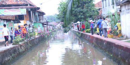 dinas-pupr-laksanakan-rutinitas-gotong-royong-