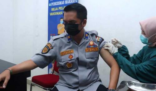 wawako-palembang-pantau-langsung-vaksinasi-320-pegawai-dinas-perhubungan