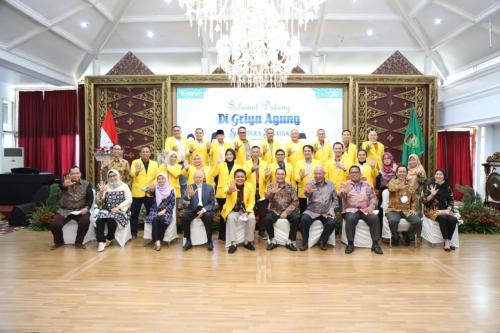 jadi-mahasiswa-program-doktor-herman-deru--saya-ingin-tunjukkan-pentingnya-pendidikan