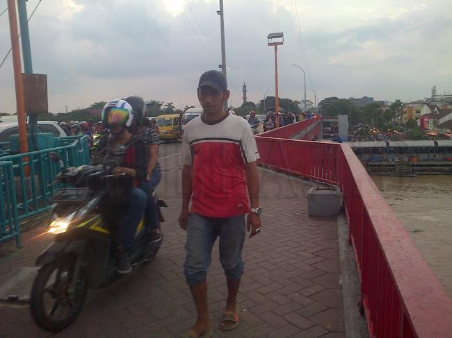 trotoar-beralih-fungsi-bukan-lagi-milik-penjalan-kaki