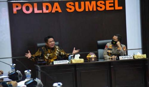 gubernur-himbau-kades-jangan-ragu-kelola-dana-desa-jika-sesuai-aturan-hukum-