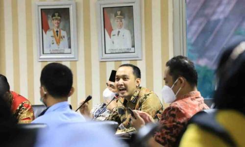bimbing-mahasiswa-fisip-peby--harus-berani-bicara