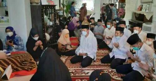 ibunda-wawako-palembang-tutup-usia